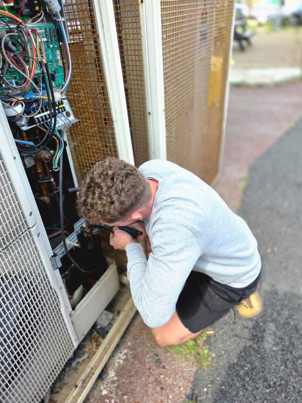 server room air conditioning harwich 1.jpg